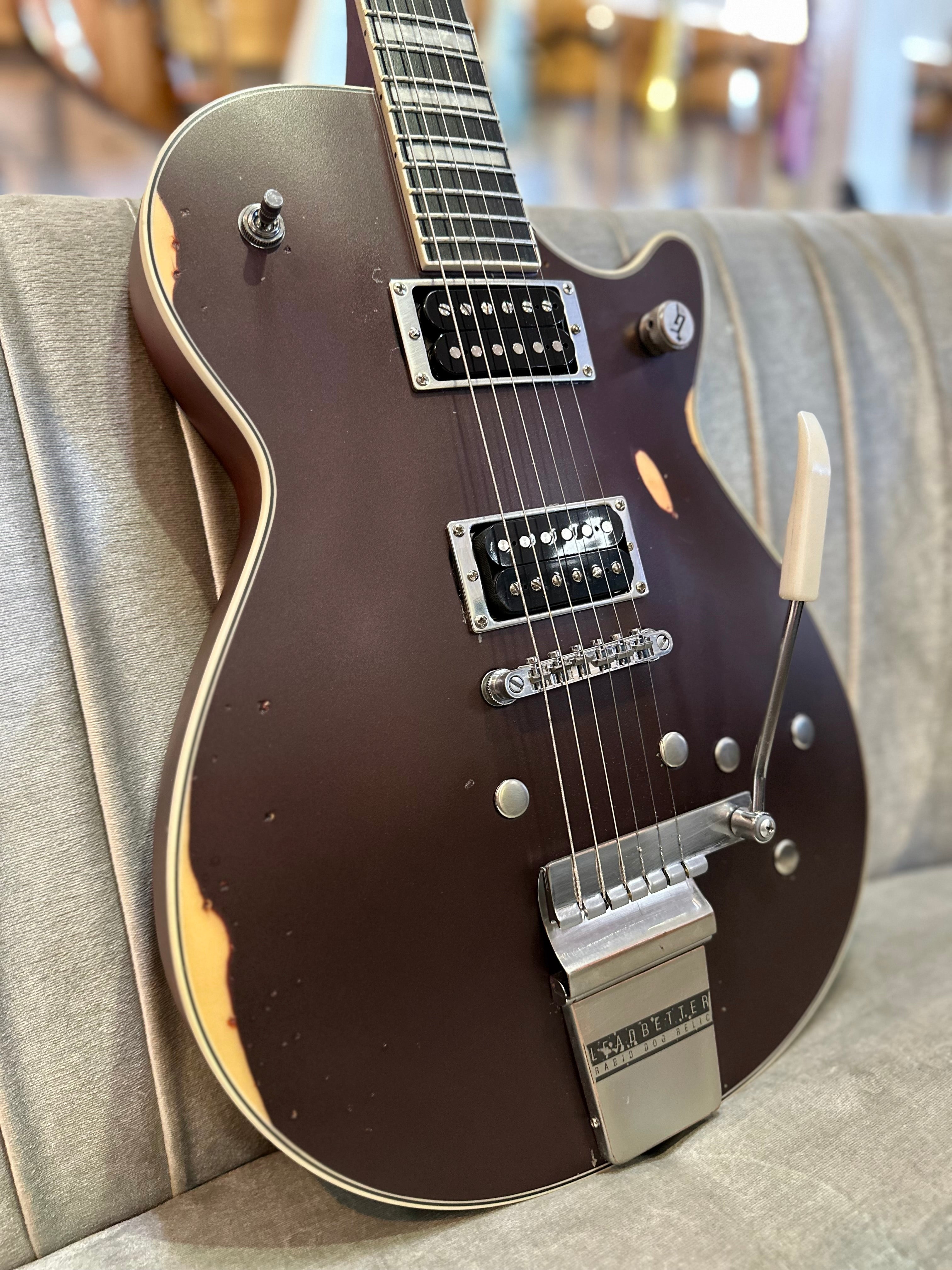 Gretsch | Leadbetter Rabid Dog Relic | G5220 | Relic Cola | Lollar/Duncan Gretsch | Leadbetter Rabid Dog Relic | G5220 | Relic Cola | Lollar/Duncan